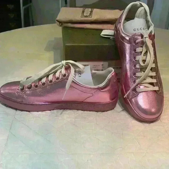 GUCCI woman’s size8 Pink Metallic Sneakers - Picture 2 of 6